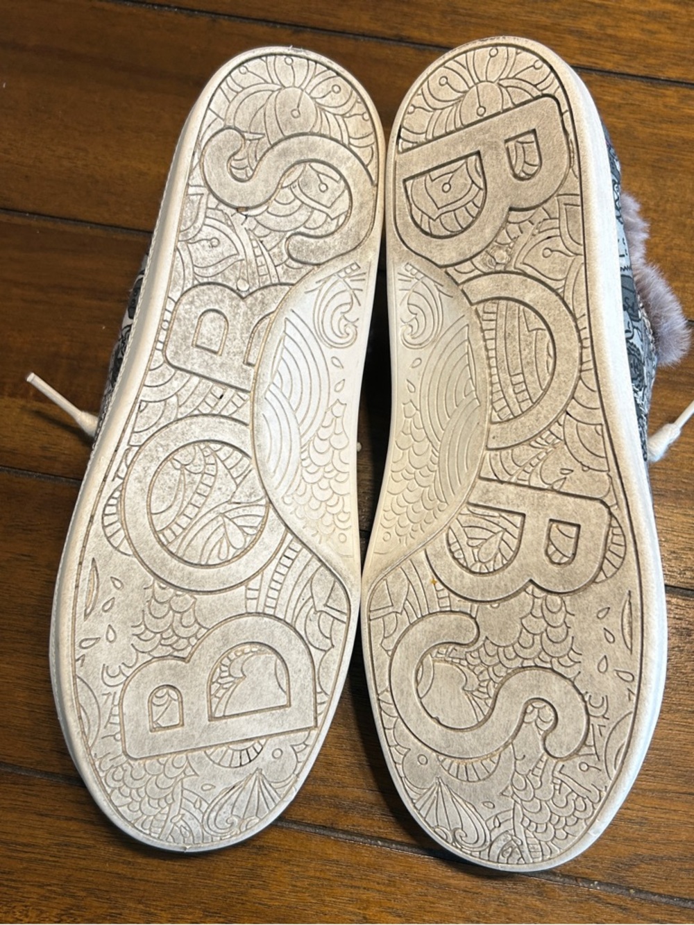 Skechers BOBS Beach Bingo Faux-Fur Lined Slip-On Sneakers - Dog Party Sz.6.5 - Picture 4 of 5
